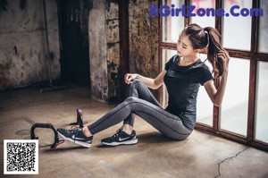 Beautiful Yoon Ae Ji poses glamor in gym fashion photos (56 photos)